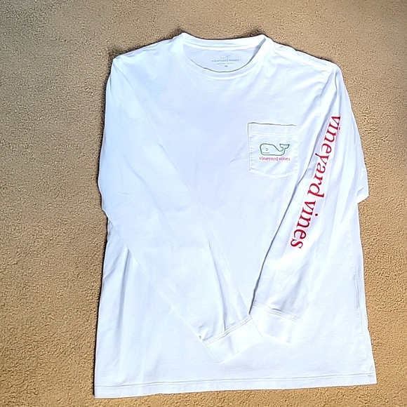 Vineyard Vines uniqueNaughty or Nice Whale, Christmas sz M, very white, like new - Picture 2 of 3